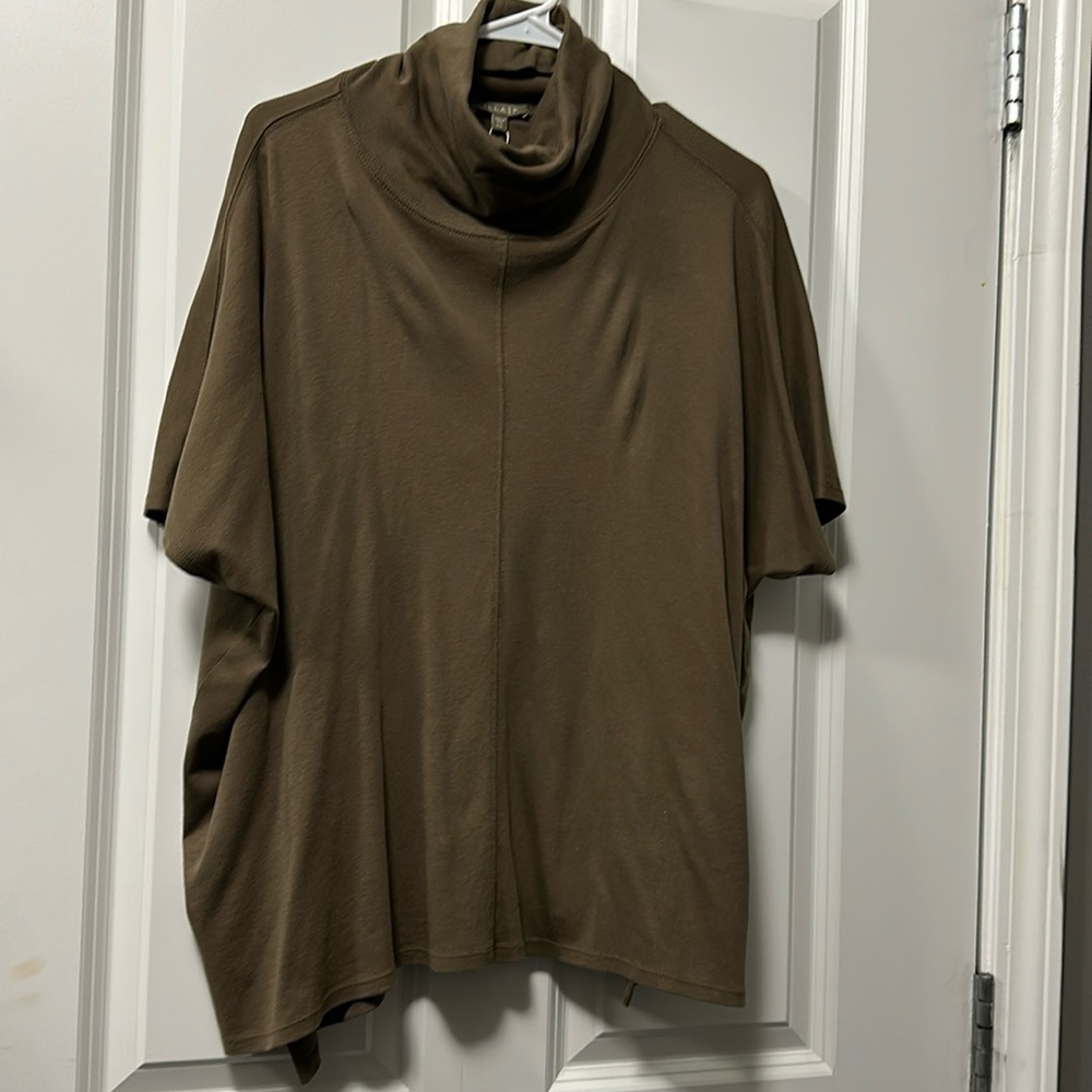 Lilla p nwt size small short sleeve
Brown chocolate top